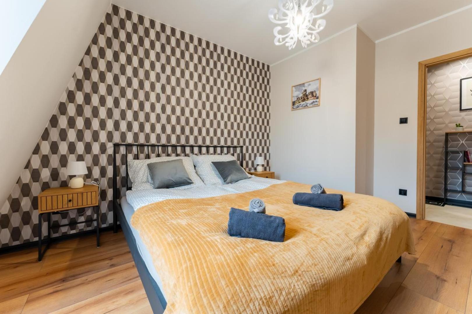 Apartament Przy Baszcie - Z Prywatnym Parkingiem W Centrum - By Spaceapart يلينيا غورا المظهر الخارجي الصورة